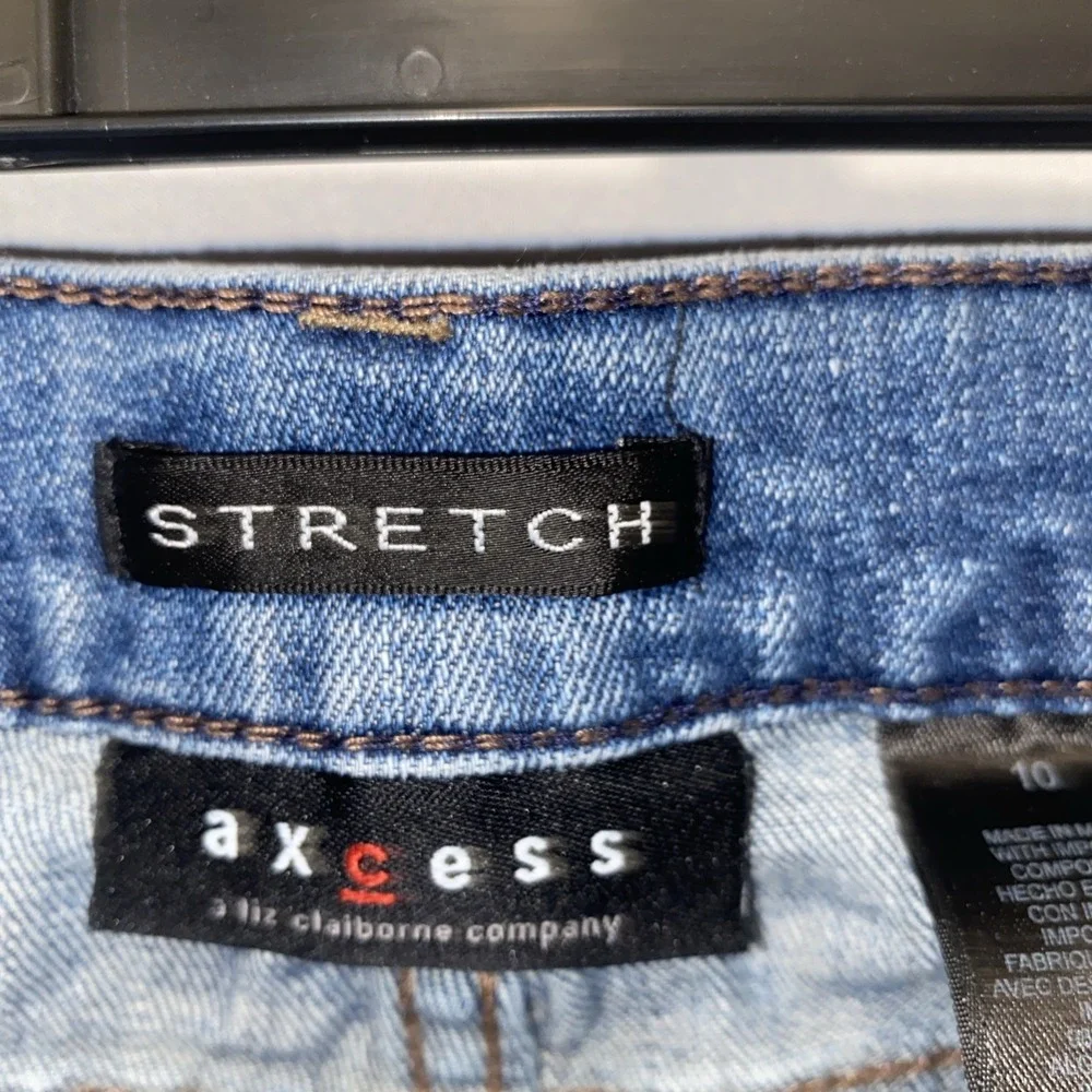 Axcess A Liz Claiborne Company Women's Stretch Relaxed Fit Size 10 Jeans